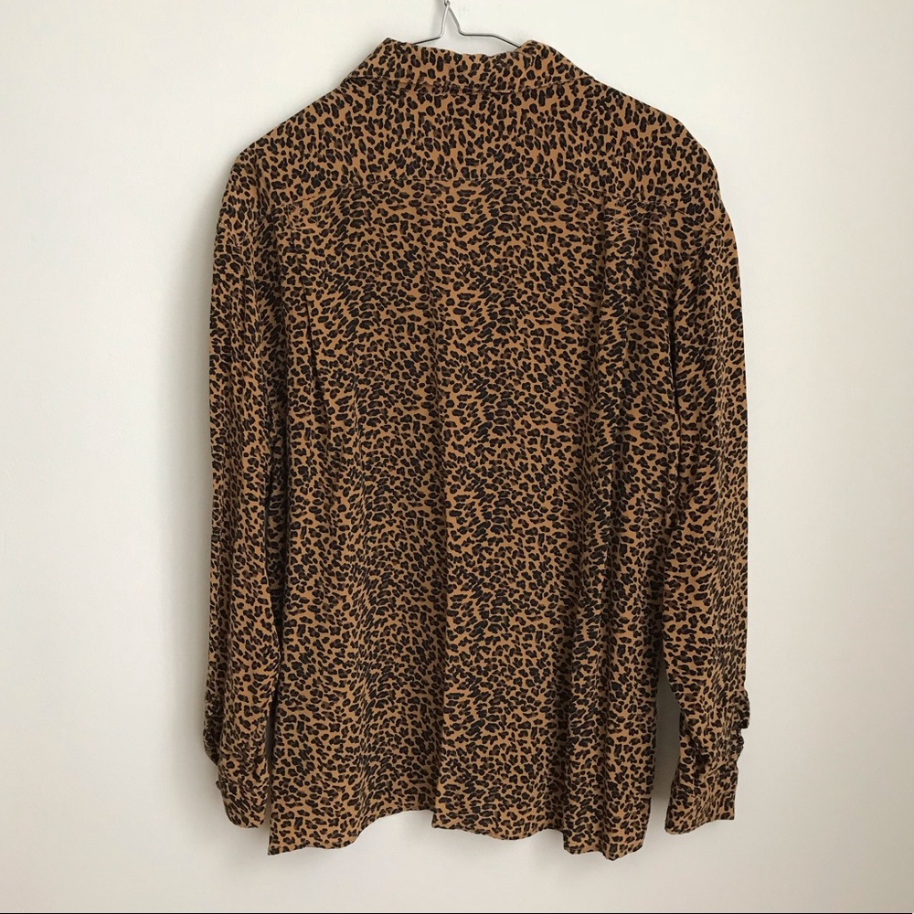 !!SOLD!!On Trend Leopard Print Silk Blouse - Picture 4 of 8